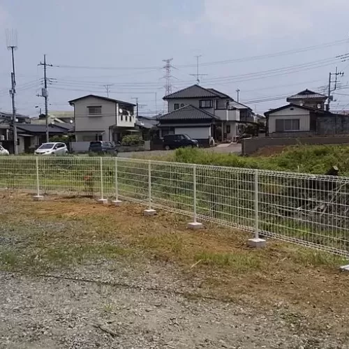 【エクステリア】ひたちなか市 フェンス工事終了です。　那珂郡東海村の㈲東海製油不動産にお気軽にご相談ください。のサムネイル